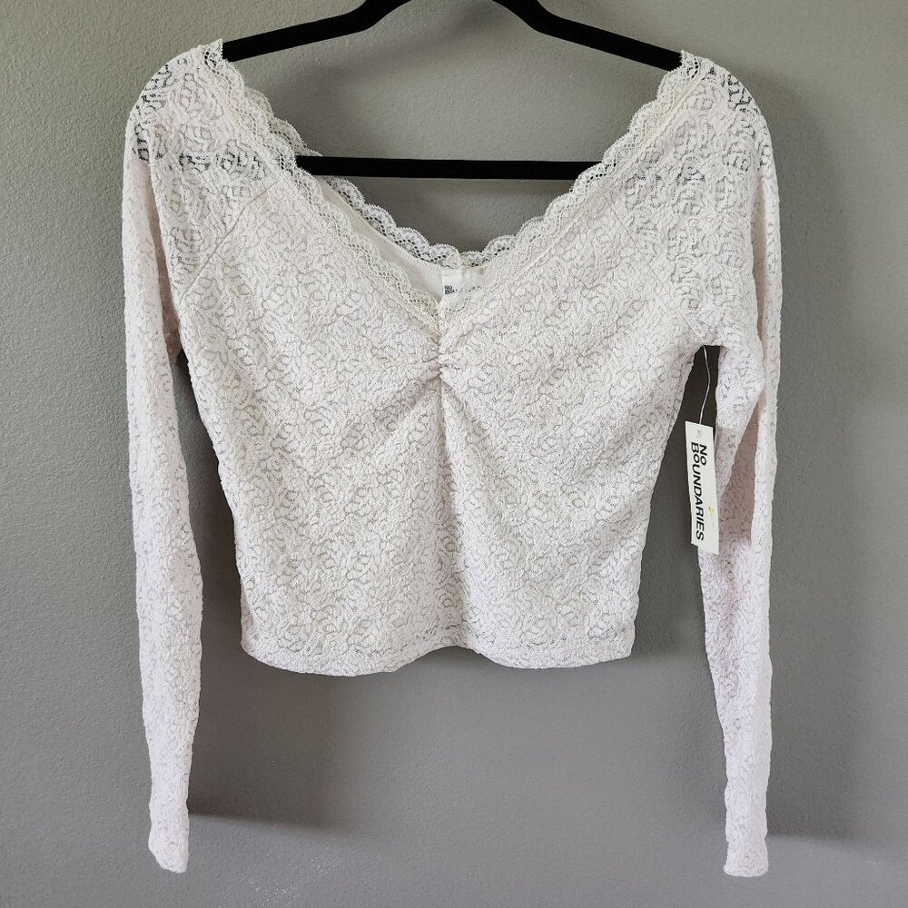 No Boundaries Almond Color Lace Long Sleeve V Neck Crop Top S, NWT, Y2K Romantic